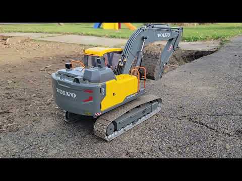 Volvo EC160E E111 Digging a Trench