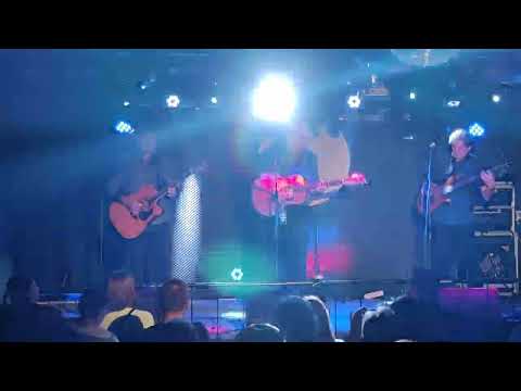 Nedvědi - Kočovní herci (koncert v Bratislave 22. 12. 2023)