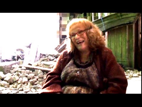 Julie Walters on the "Not My Daughter" scene | Harry Potter and the Deathly Hallows (Part 2)