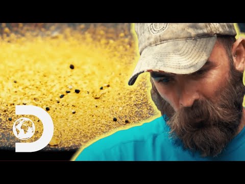 , title : 'First Time Miner Builds Gold Mining Equipment That Could Bring In Nearly $1,000,000! | Gold Rush'