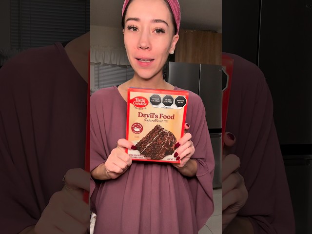 Vídeo relacionado con Betty Crocker Delights Super Moist Party Rainbow Chip Cake Mix, 13.25 oz.
