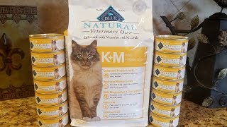 BLUE Natural Veterinary Diet KM Kidney + Mobility Support Cat Food Review & Comparison