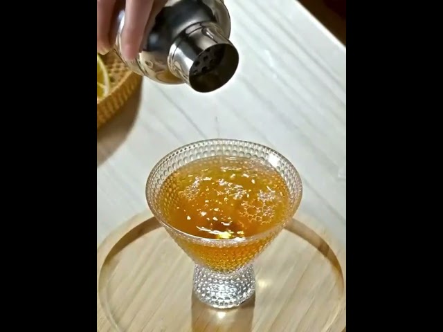 Vídeo relacionado con Withosent 300ml Vasos de Cristal Agua con Pajita, 4pcs Vasos de Cristal Ondulados Estilo Vintage, Juego de Vasos Agua para Café, Yogur, Soda, Cocktail, Cerveza, Batidos, Whisky