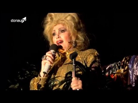 Beim Jubiläumsauftritt – Zwieseler Entertainerin Gloria Gray plaudert aus ihrem Leben!