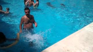 Lanzandome a la piscina III