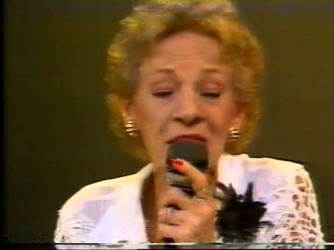 Linda Rodrigues canta "Lama"