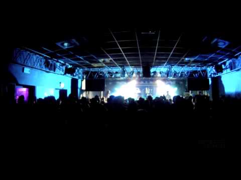 Earl Sixteen backed by The Roots Defender - Soldiers of Jah Army