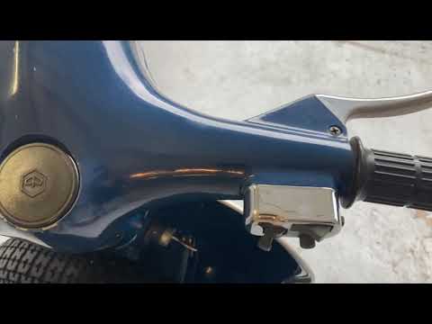 Detail video of the Vespa 50 R from 1979 - De Vespa Garage