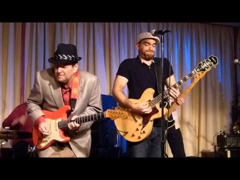 nick moss and the fliptops with ronnie earl - don't you leave me baby - Live at the Bull Run