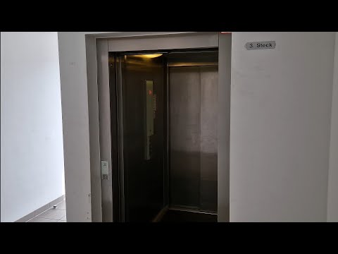 Schindler 3300 mit Türproblem (Schindler 3300 with door problems) @Golfplatzstraße 1, 4048 Puchenau