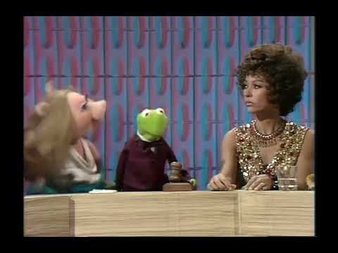 The Muppet Show - 105: Rita Moreno - Panel Discussion (1976)