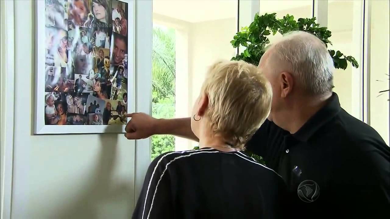 Xuxa visita Marcelo Rezende e leva um super presente
