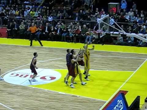 08.03.2007 Prokom Trefl Sopot - Barcelona Tomas Masiulis's helpless :)