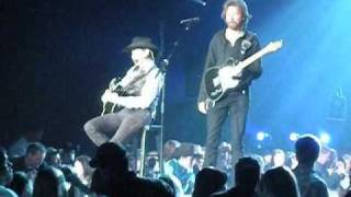 Brooks &amp; Dunn - That&#39;s What She Get&#39;s For Lovin&#39; Me/It&#39;s Gettin&#39; Better All The Time.wmv