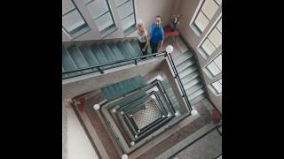 De Staat - Round (official)