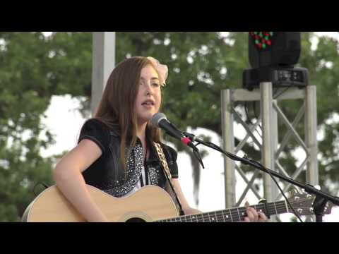 Lights by Ellie Goulding - Collette Bruhn performing at League City Uncorked