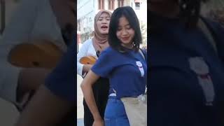 Download lagu Lia pengamen cantik lagi viral #pengamenviral #pengamensuaraemas #pengamenjalanan mp3