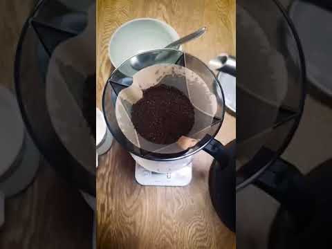 視覚伝達デザイン学科 ハリオV60 MUGENでコーヒーをハンドドリップしてみた　#Short #vlog #coffee