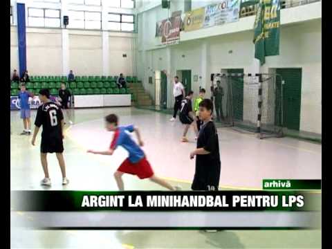 Sport   argint la minihandbal pentru LPS