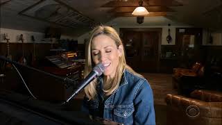 Sheryl Crow Performs George Harrison&#39;s &quot;Beware of Darkness&quot; - Late Show
