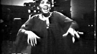 Shirley Bassey - On A Wonderful Day Like Today / I Get A Kick Out Of You (1966 TV Special)