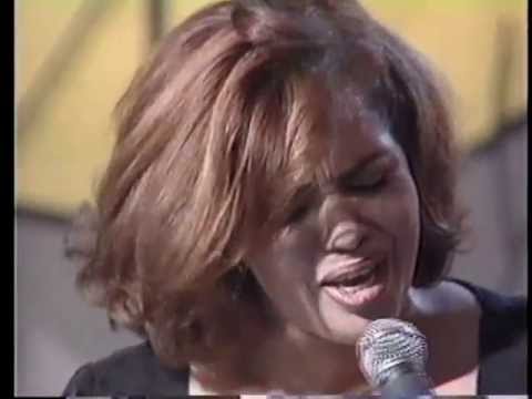 Irisneyda - Medley: Recordando a Blanca Rosa Gil (Boleros)