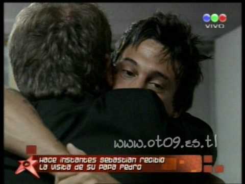Operacion Triunfo 2009: Sebastian recibio la visita de su papa pedro