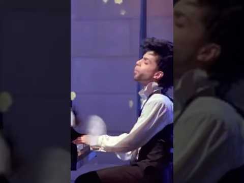 Celebrating #GRAMMYs week by streaming Diamonds And Pearls 💎