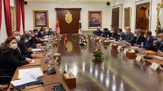 الوزير الأول وزير المالية يترأس مناصفة مع رئيسة الحكومة التونسية جلسة عمل موسعة