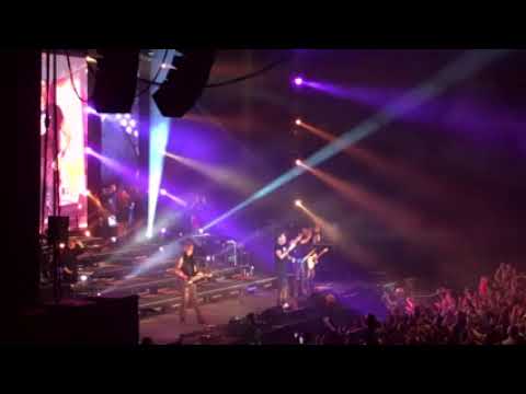 David Hasselhoff: Live Medley "Baywatch Theme, Crazy For You, Do The Limbo Dance"