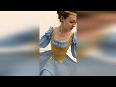 Stage costume P 0129 - video 2