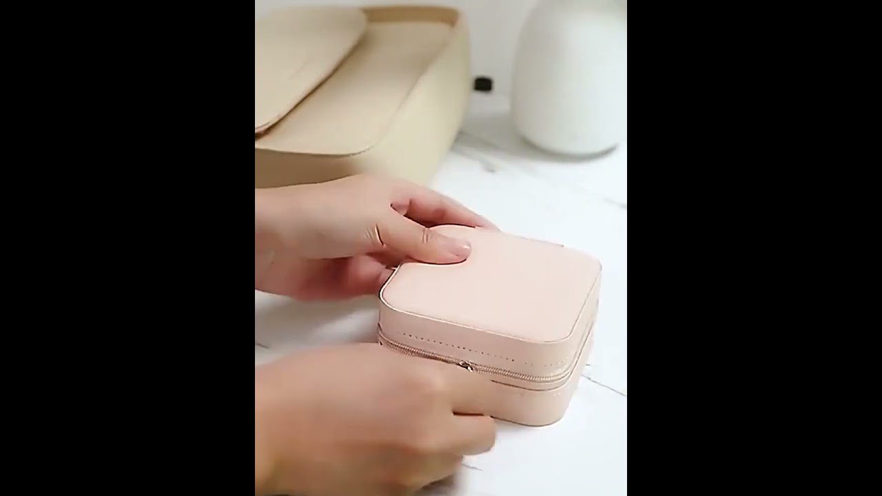 Portable Jewelry Box Jewelry Organizer Display Travel Jewelry Case Boxes Jewelry Leather Storage Zip