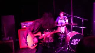 Hunter Valentine- Little Curse(Shit Happens)