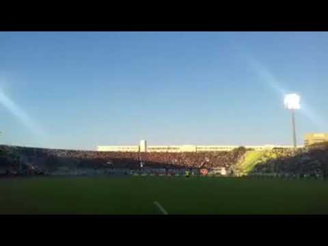 "Volveremos Volveremos" Barra: Los Panzers &bull; Club: Santiago Wanderers &bull; País: Chile