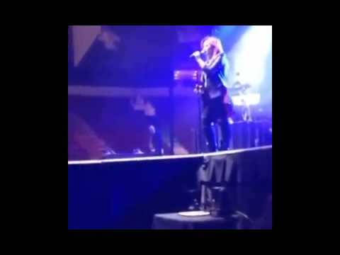 Demi Lovato - Fire Starter Live Vancouver 10.02.2014