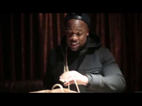 Yo Gotti Gives MoneyBagg Yo $200k In Cash For Signing To CMG!