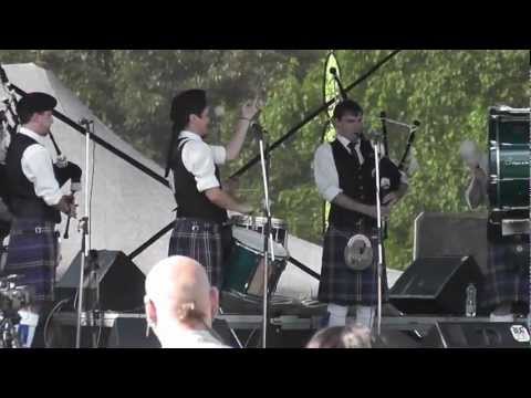 The 1st Czech Pipes and Drums 00057.MTS
