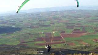 preview picture of video 'Paragliding Greece,Kitheronas (Panagiotis Kounk-Varis)10.04.10'