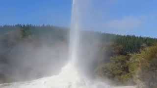 preview picture of video 'Waiotapu. Rotorua - New Zealand'