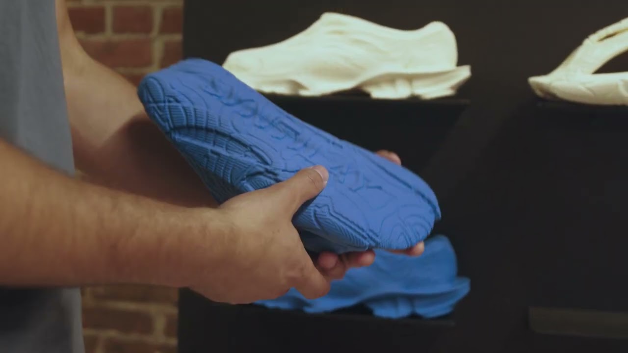 スマホでスキャン、「4-6週間」で届く。3Dプリント靴のビジネスモデル