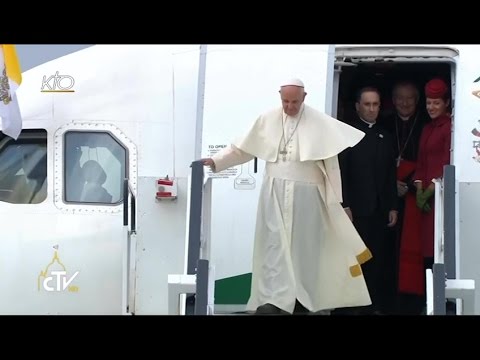 Arrivée du pape François en Pologne pour son 13e voyage apostolique