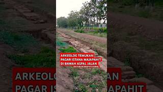 Download lagu ARCHAEOLOGISTS DISCOVER MAJAPAHIT PALACE FENCE IN MOJOKERTO DURING THE LATEST EXCAVATION OF THE B... mp3 Download lagu ARCHAEOLOGISTS DISCOVER MAJAPAHIT PALACE FENCE IN MOJOKERTO DURING THE LATEST EXCAVATION OF THE B... mp3