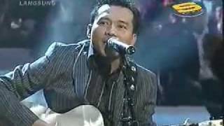 Download lagu Romi Wry - On Guitar Solo - Separuh Jiwaku Pergi & Belajarlah Untuk Cinta - Anang & Sarah Aqilah mp3