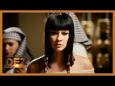 Nefertari se enfurece ao saber que os gafanhotos devoraram toda comida do Egito | OS DEZ MANDAMENTOS