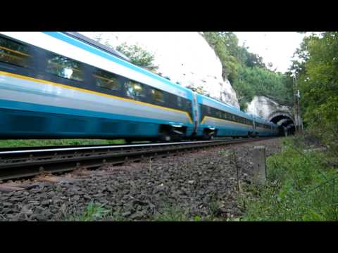 Pendolino v nelahozeveských tunelech