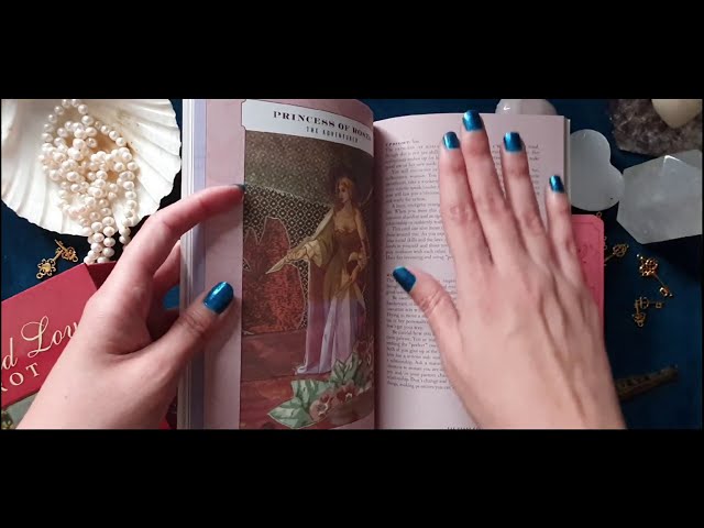 Vídeo relacionado con Enchanted Love Oracle cards: Oráculo del Amor, Almas Gemelas, Nuevo Amor tarot para Principiantes con significados, fácil e intuitivo, Guía y Video Curso de regalo 5 idiomas, Oráculo de Almas Gemelas