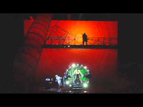 Behind the Scenes - Interview with Patrick Page (SPIDER-MAN TURN OFF THE DARK)