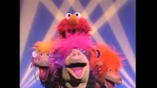 Sesame Street - This Little Piggy By Elmo &amp; The Oinker sisters