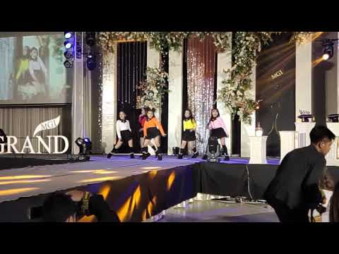 หนูไม่ถูกใจสิ่งนี้ - Baby Blink (fan cam)