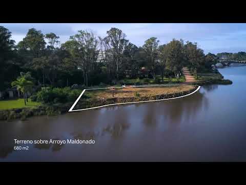 Video de YouTube - Excepcional terreno en primera línea sobre el arroyo